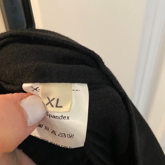 Flowered Maternity Capris - Picture 3 of 3